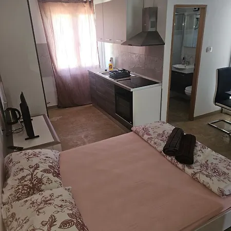 Marko 1 Bedroom Apartment-studio 4 Homestay szállás