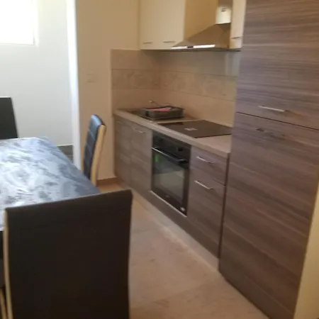 Marko 1 Bedroom Apartment-studio 4 Homestay *