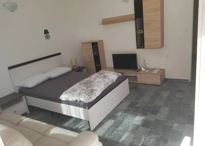 Marko 1 Bedroom Apartment-studio 4 Privatunterkunft Pula